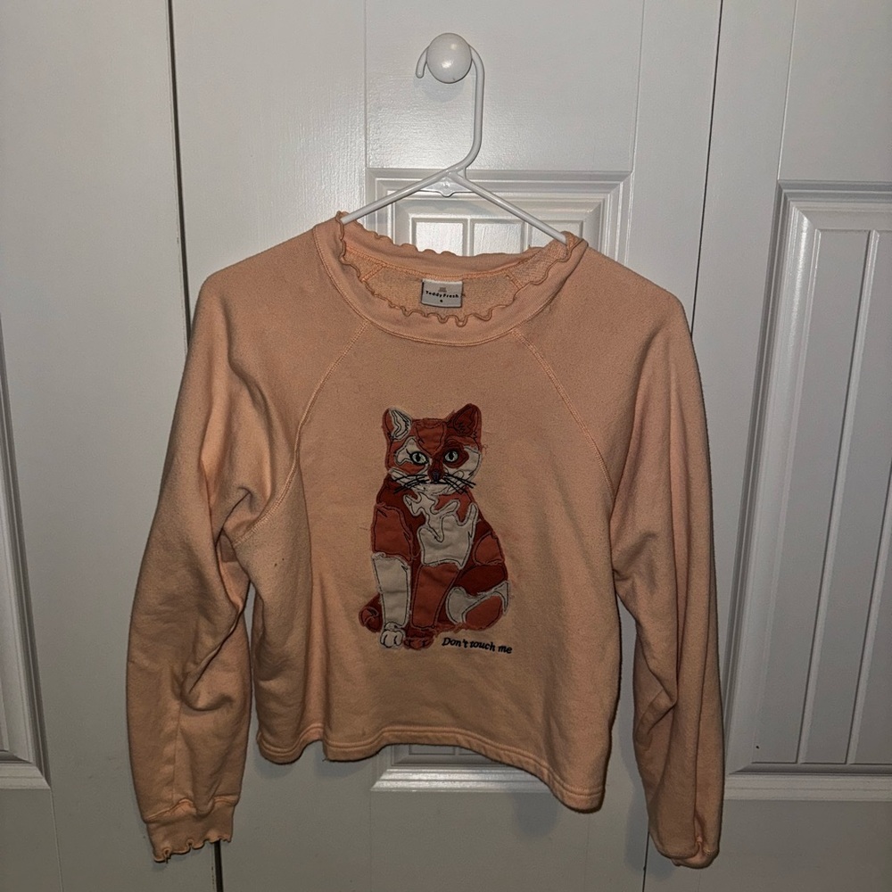 Teddy Fresh Women’s Cat Applique Crewneck